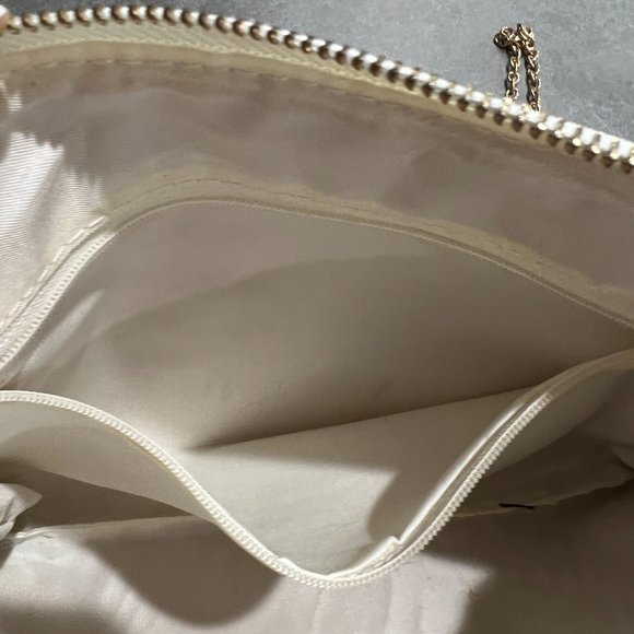 White Crossbody or Clutch bag with detachable chain - Picture 6 of 8